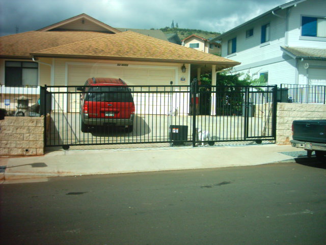 Stainless steel roll gate with gate operator